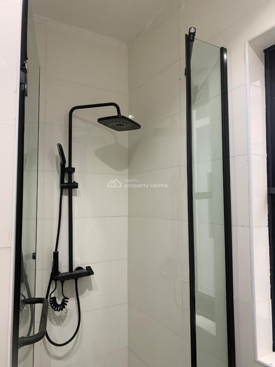 Smart and Elegant  2 Bedroom Apartment with Swimming Pool and Gym, Lekki Phase 1, Lekki, Lagos, Flat / Apartment for Sale