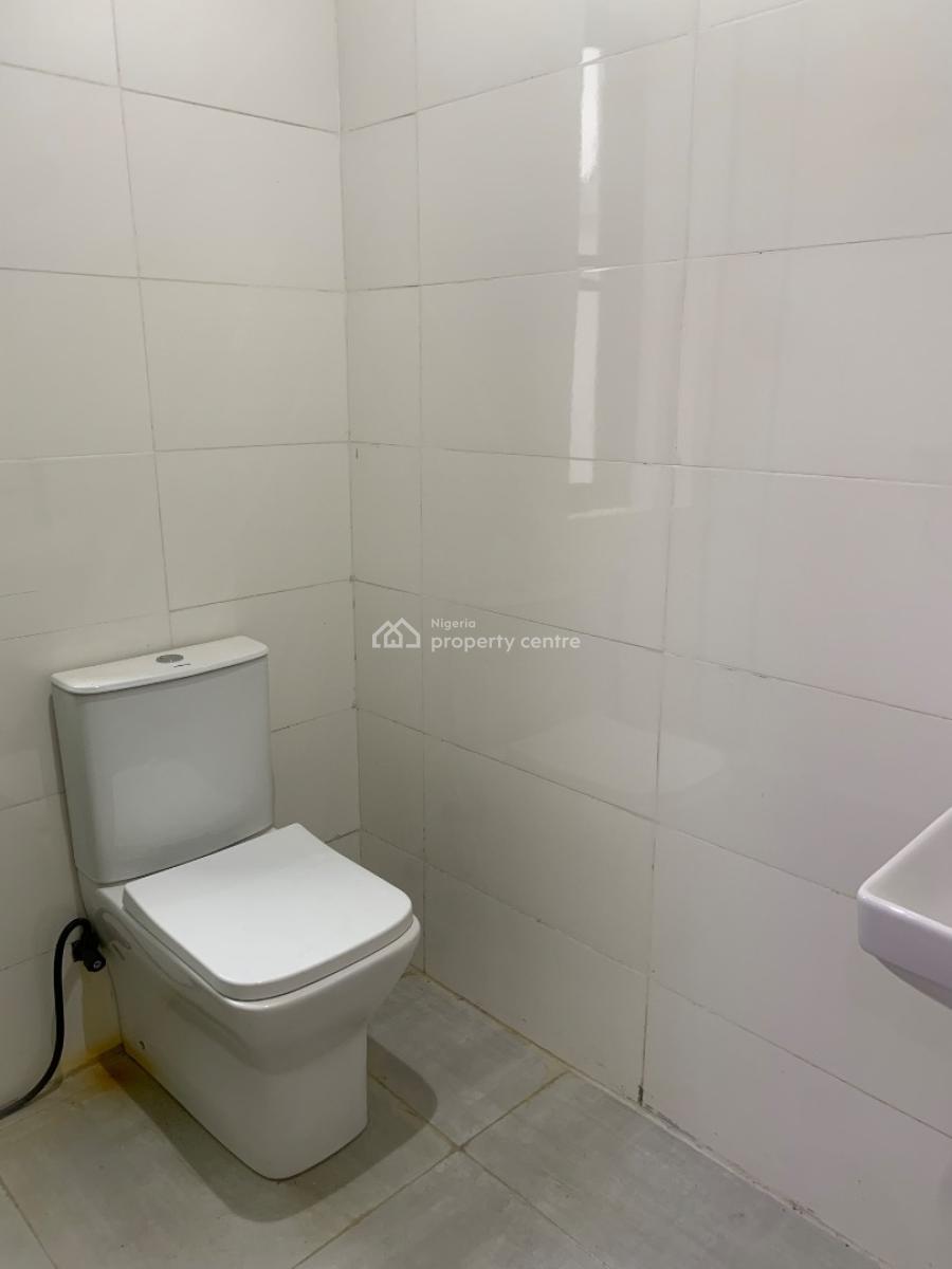 Smart and Elegant  2 Bedroom Apartment with Swimming Pool and Gym, Lekki Phase 1, Lekki, Lagos, Flat / Apartment for Sale