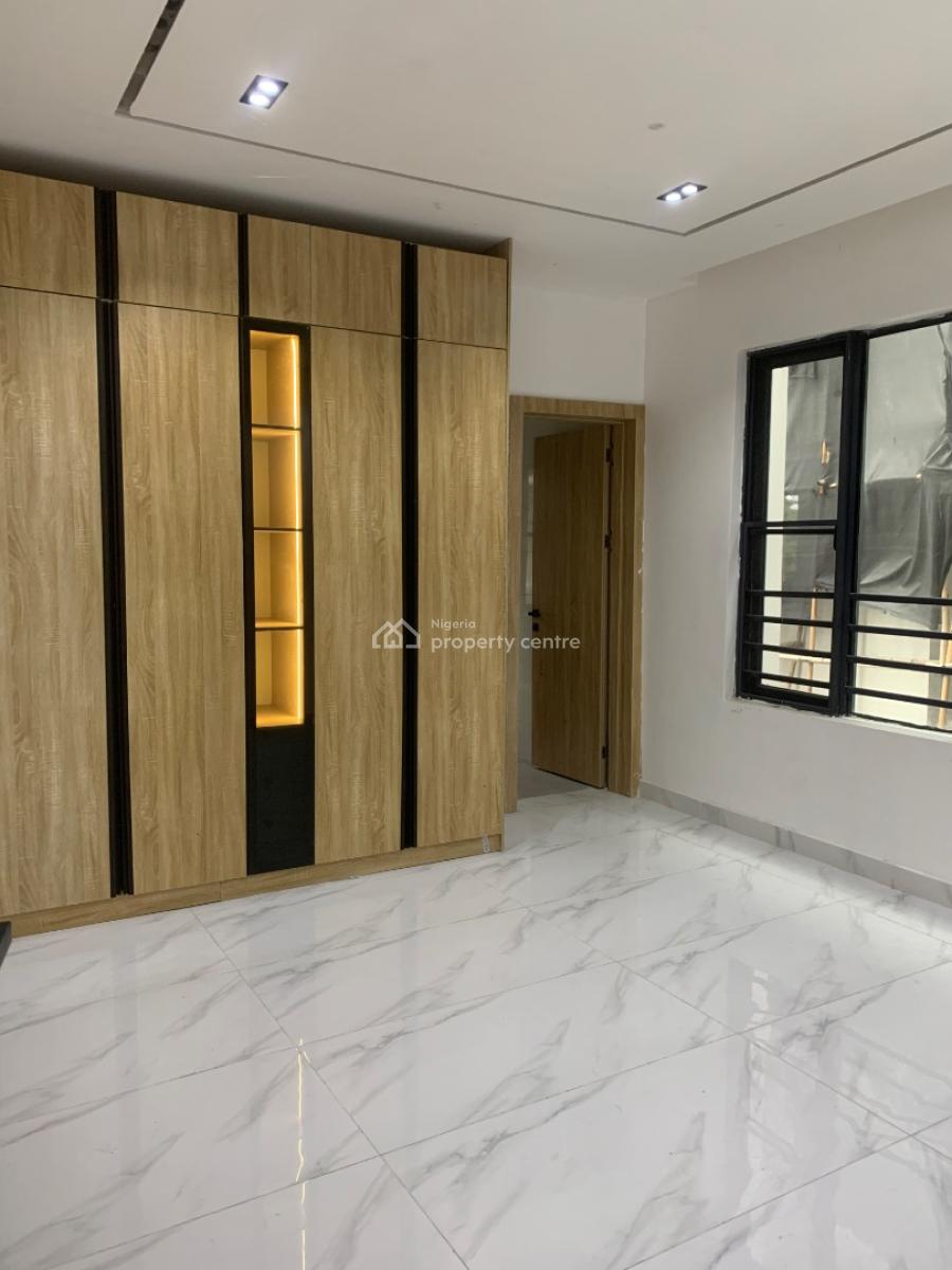 Smart and Elegant  2 Bedroom Apartment with Swimming Pool and Gym, Lekki Phase 1, Lekki, Lagos, Flat / Apartment for Sale