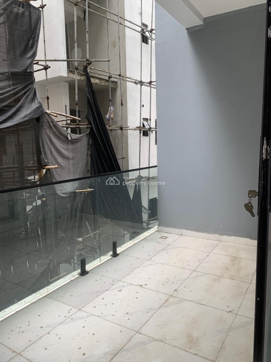 Smart and Elegant  2 Bedroom Apartment with Swimming Pool and Gym, Lekki Phase 1, Lekki, Lagos, Flat / Apartment for Sale