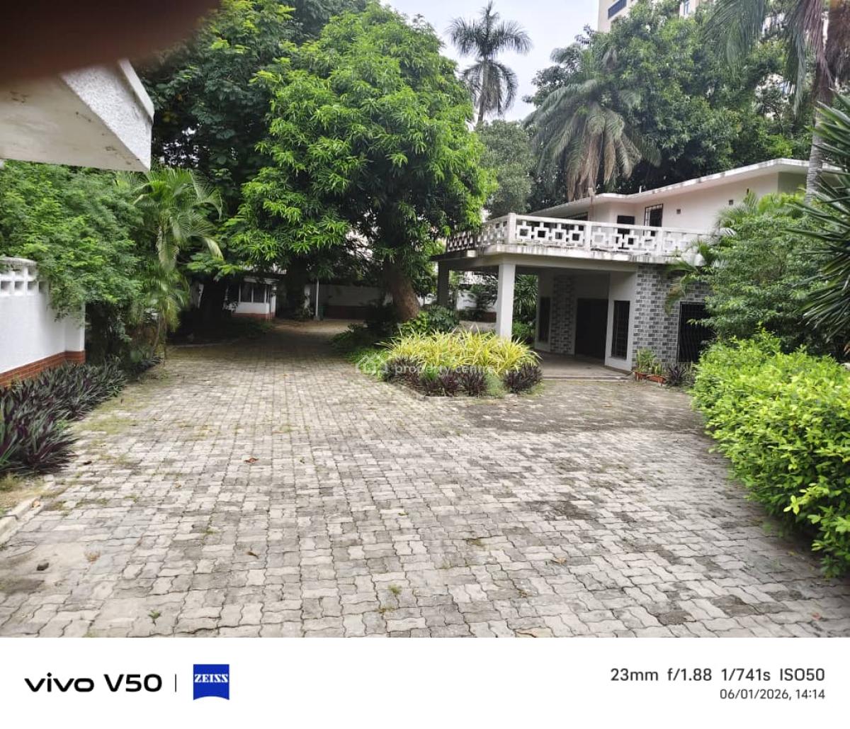2500m2, Dry Fully Fenced Land with Refurbishable Detached House, Off Bourdilon Road, Old Ikoyi, Lagos, Nigeria., Ikoyi, Lagos, Land for Sale