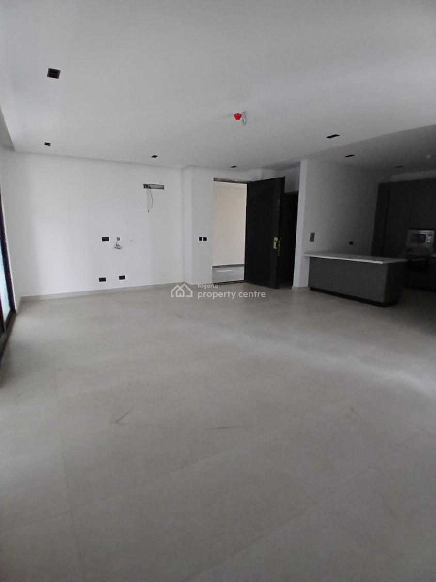 New and Serviced with 24/7 Power Supply 3 Bedroom En-suite Flat with a, Lekki Phase 1, Lekki, Lagos, Flat / Apartment for Sale