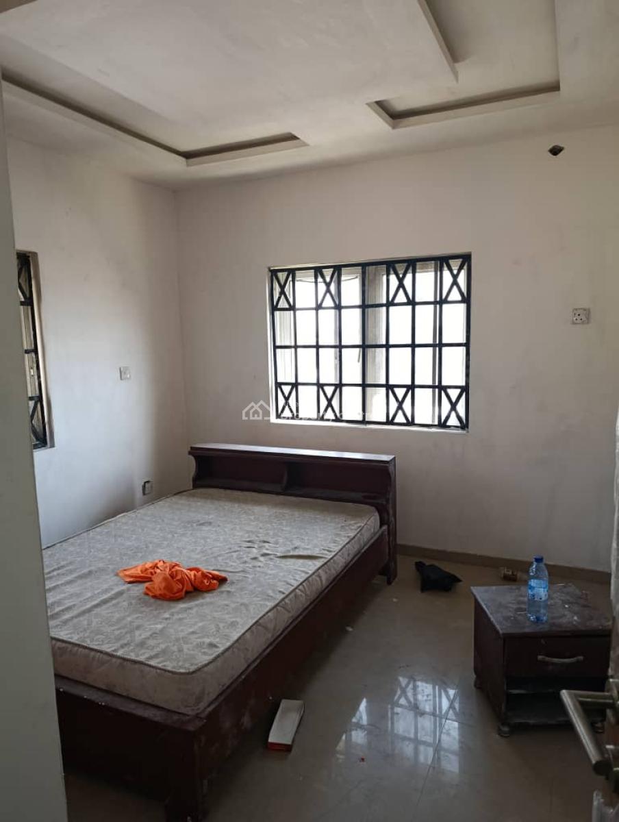 Renovated 3bedroom Flat Upstairs, Shitta, Surulere Lagos, Surulere, Lagos, House for Rent