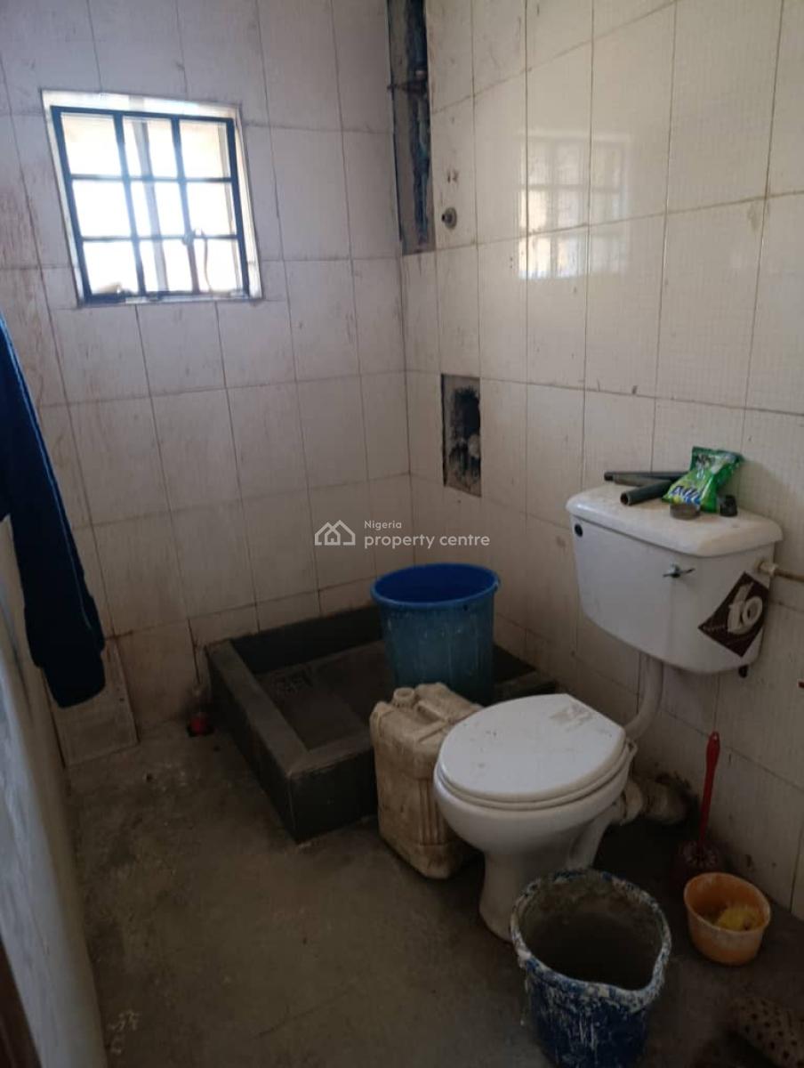 Renovated 3bedroom Flat Upstairs, Shitta, Surulere Lagos, Surulere, Lagos, House for Rent