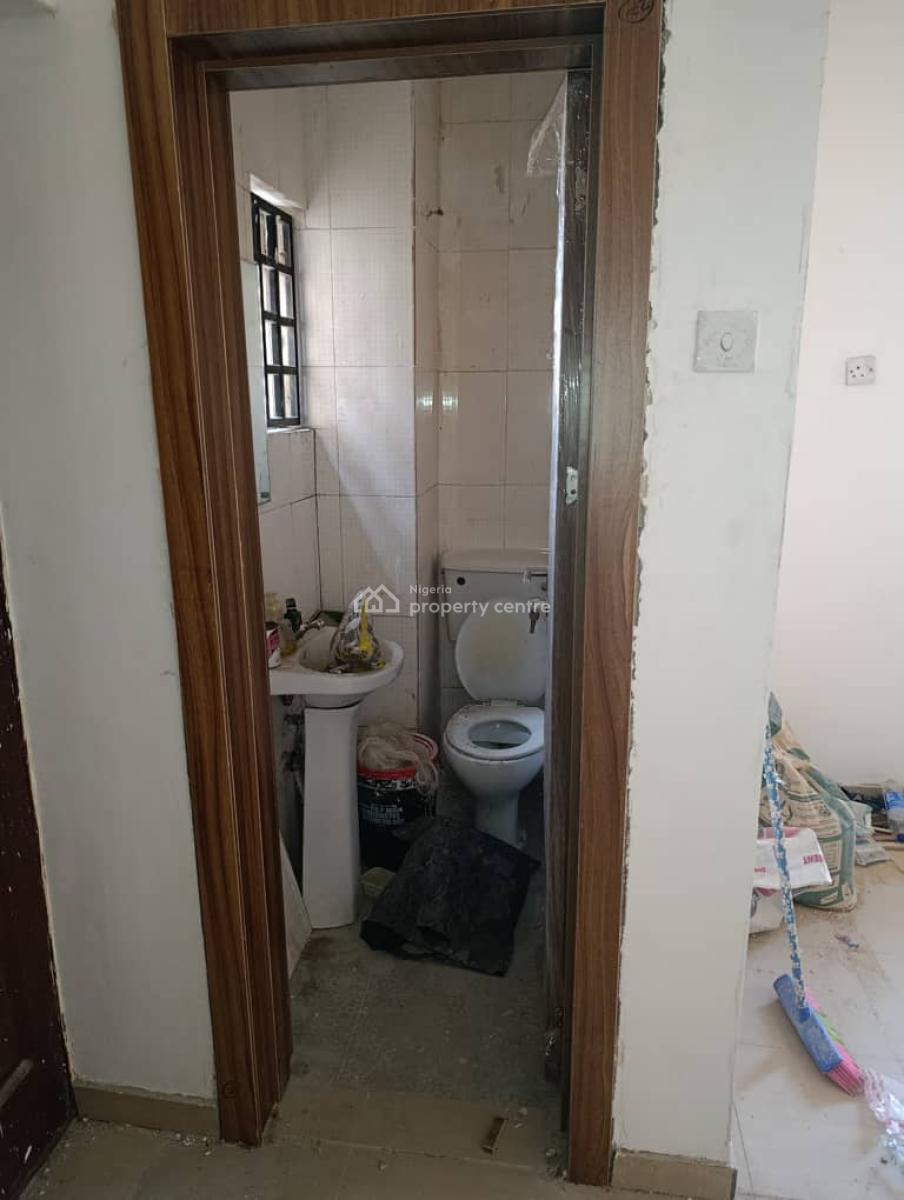 Renovated 3bedroom Flat Upstairs, Shitta, Surulere Lagos, Surulere, Lagos, House for Rent