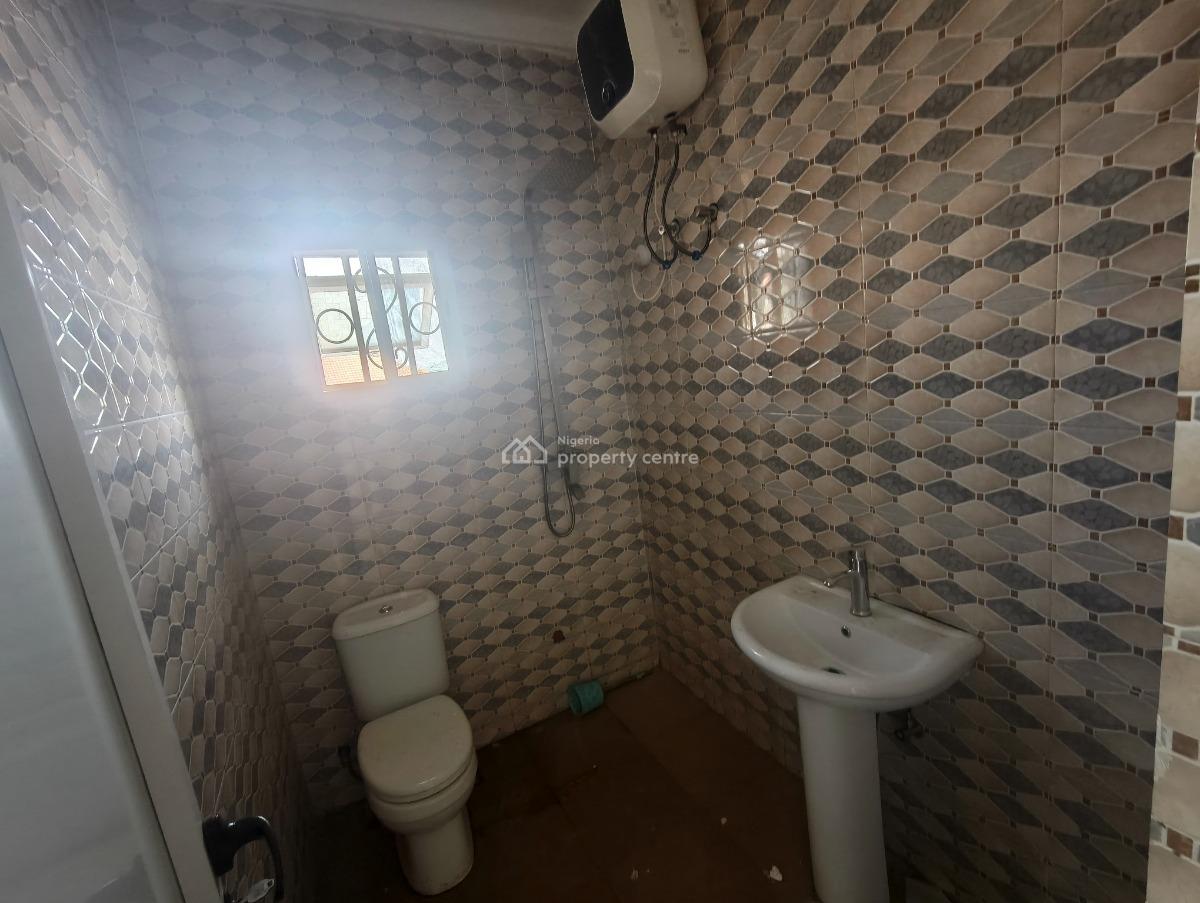 Nicely Done 3 Bedroom Terrace Duplex, Naf Valley Estate Asokoro, Asokoro District, Abuja, House for Rent