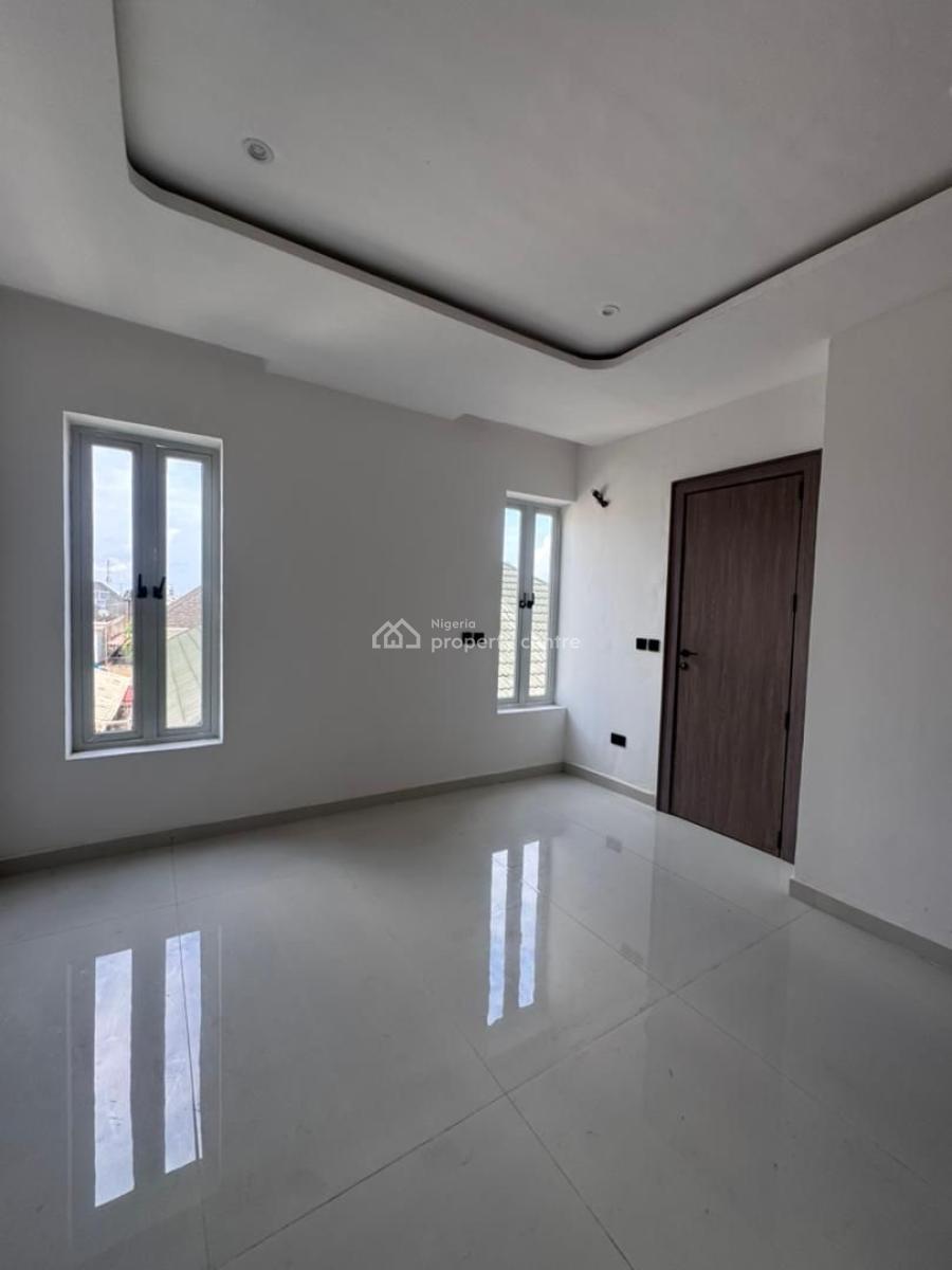Luxury and Spacious 2 Bedroom Apartment with Gym and Pool, Lekki Phase 1, Lekki, Lagos, Flat / Apartment for Rent