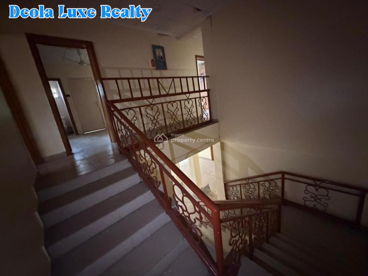Prime 5-bedroom Semi-detached House  Perfect for Living Or Busine, Off Admiralty Way, Lekki Phase 1, Lekki, Lagos, Semi-detached Duplex for Rent