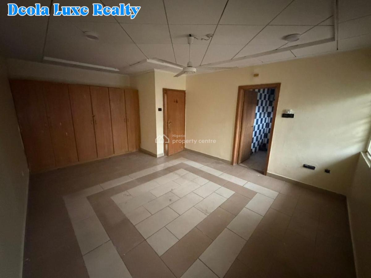 Prime 5-bedroom Semi-detached House  Perfect for Living Or Busine, Off Admiralty Way, Lekki Phase 1, Lekki, Lagos, Semi-detached Duplex for Rent