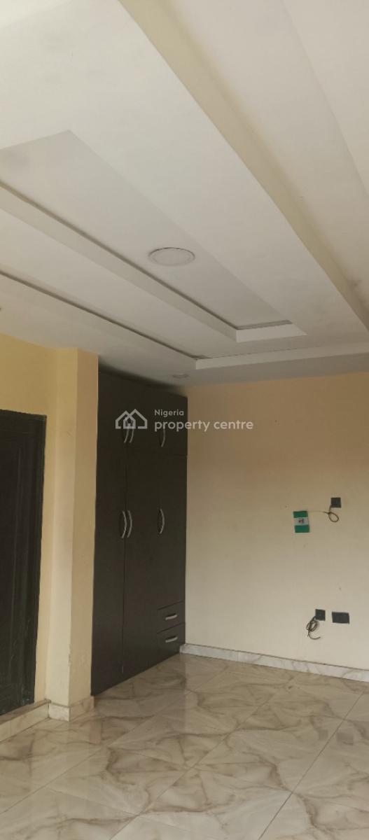 Standard 3 Bedroom Apartment Upstairs in an Estat 3 Min to Express, Divine Estate, Bogije, Ibeju Lekki, Lagos, Flat / Apartment for Rent