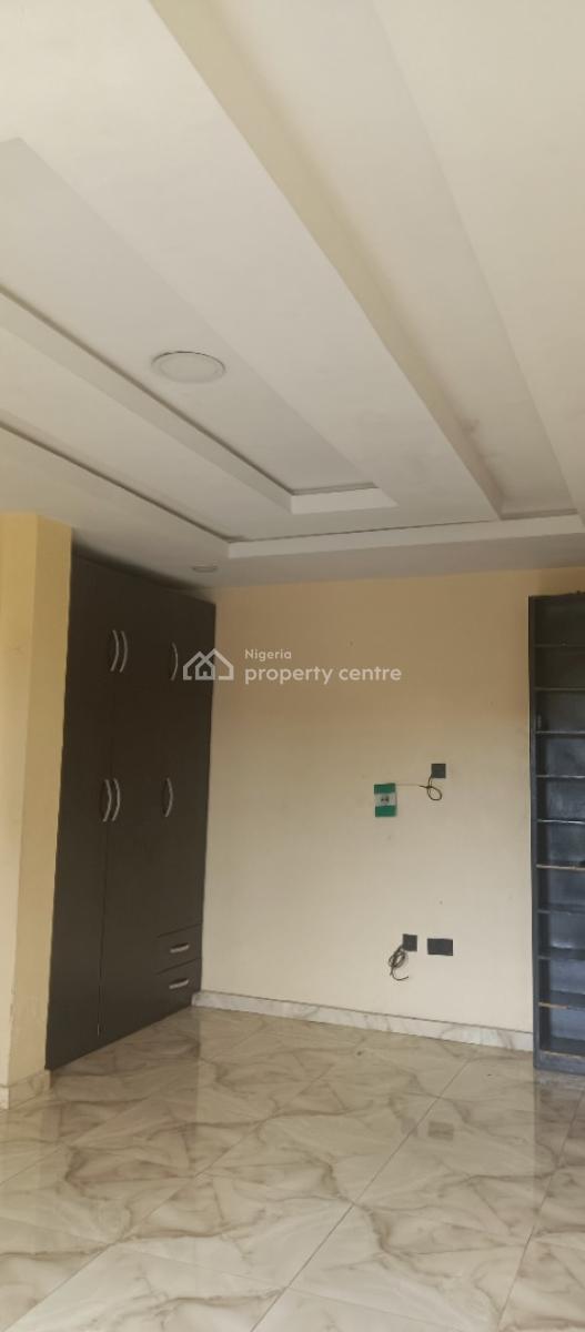 Standard 3 Bedroom Apartment Upstairs in an Estat 3 Min to Express, Divine Estate, Bogije, Ibeju Lekki, Lagos, Flat / Apartment for Rent