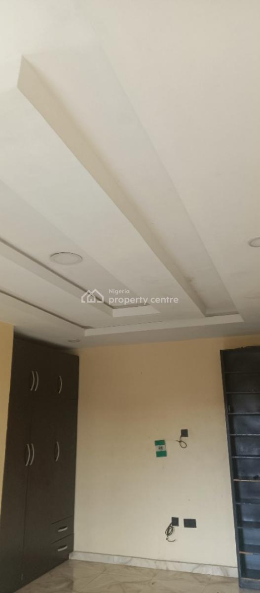 Standard 3 Bedroom Apartment Upstairs in an Estat 3 Min to Express, Divine Estate, Bogije, Ibeju Lekki, Lagos, Flat / Apartment for Rent