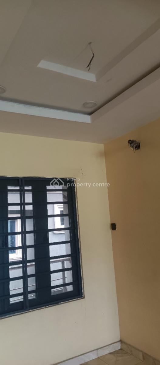 Standard 3 Bedroom Apartment Upstairs in an Estat 3 Min to Express, Divine Estate, Bogije, Ibeju Lekki, Lagos, Flat / Apartment for Rent