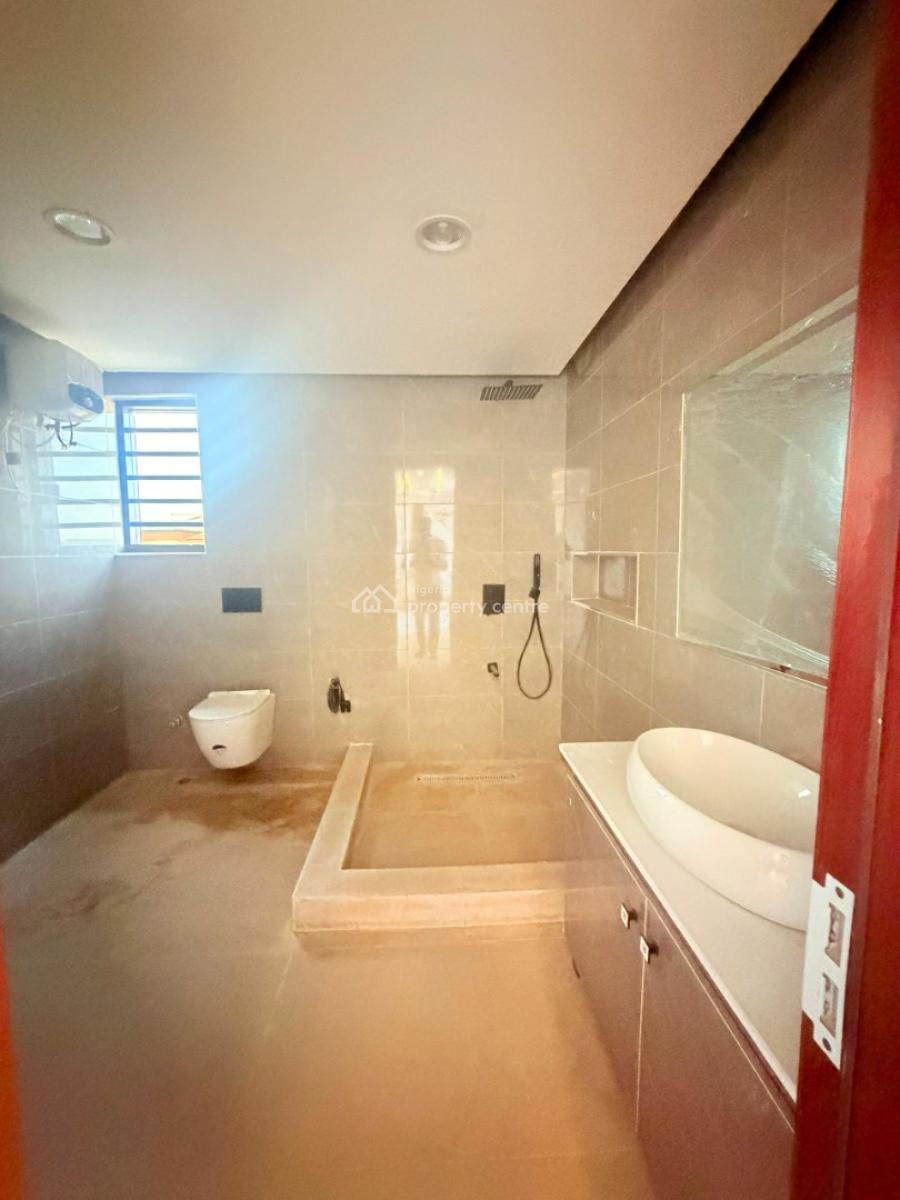 4 Bedroom Semi-detached Duplex with Bq, Onike, Yaba, Lagos, Semi-detached Duplex for Sale