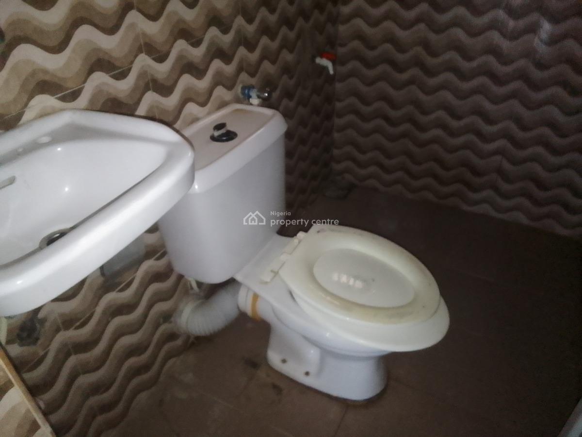 Spacious Luxury 2 Bedroom Flat with Excellent Features, Nurudeen Dali Street, Ogombo, Ajah, Lagos, Flat / Apartment for Rent