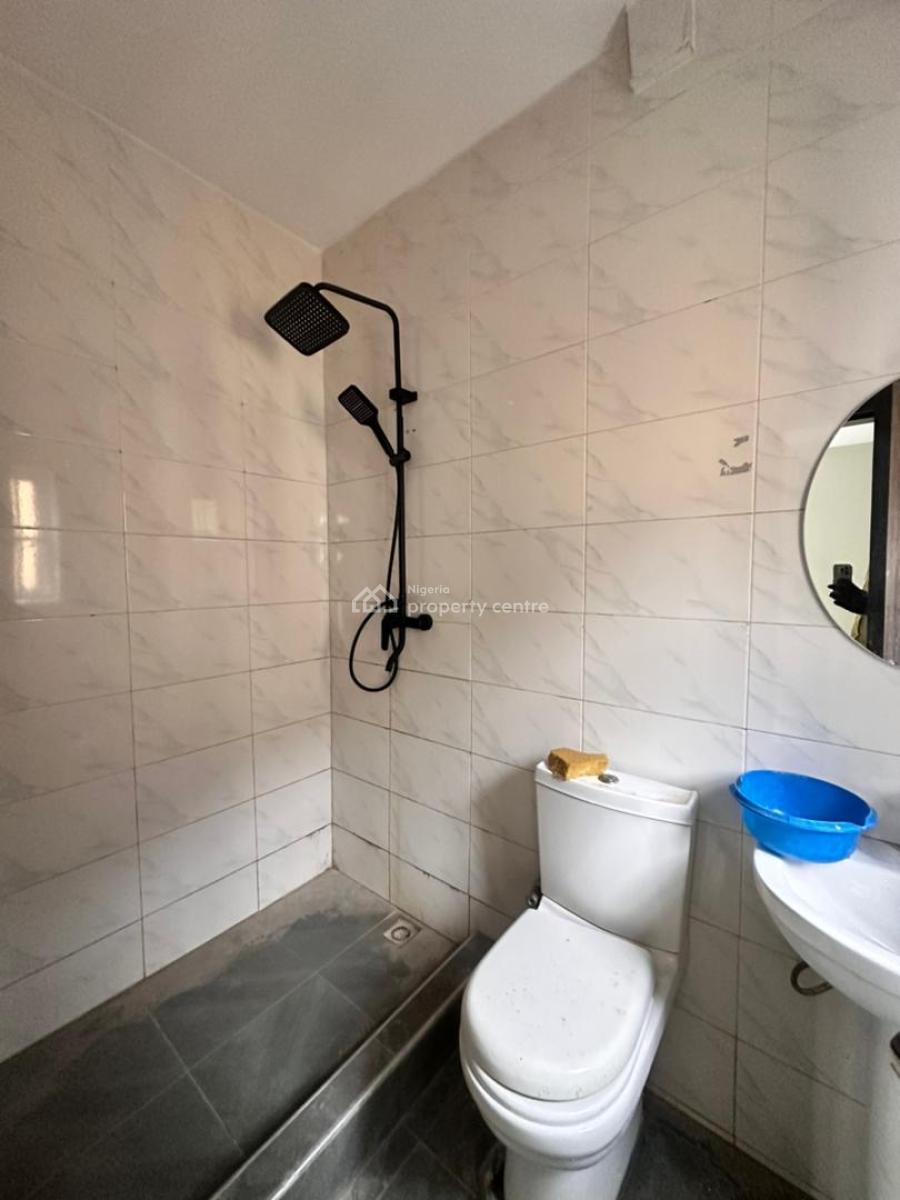 Newly Renovated 2 Bedroom Apartment, Lekki, Lagos, Flat / Apartment for Sale