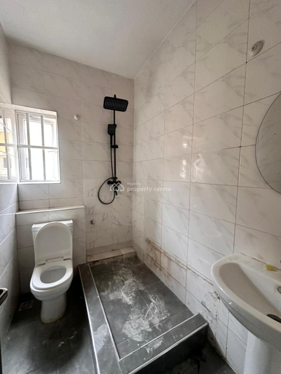 Newly Renovated 2 Bedroom Apartment, Lekki, Lagos, Flat / Apartment for Sale