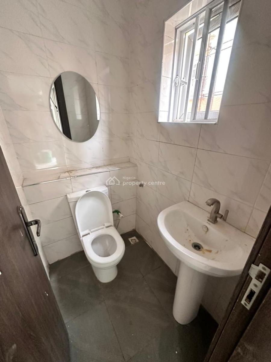 Newly Renovated 2 Bedroom Apartment, Lekki, Lagos, Flat / Apartment for Sale