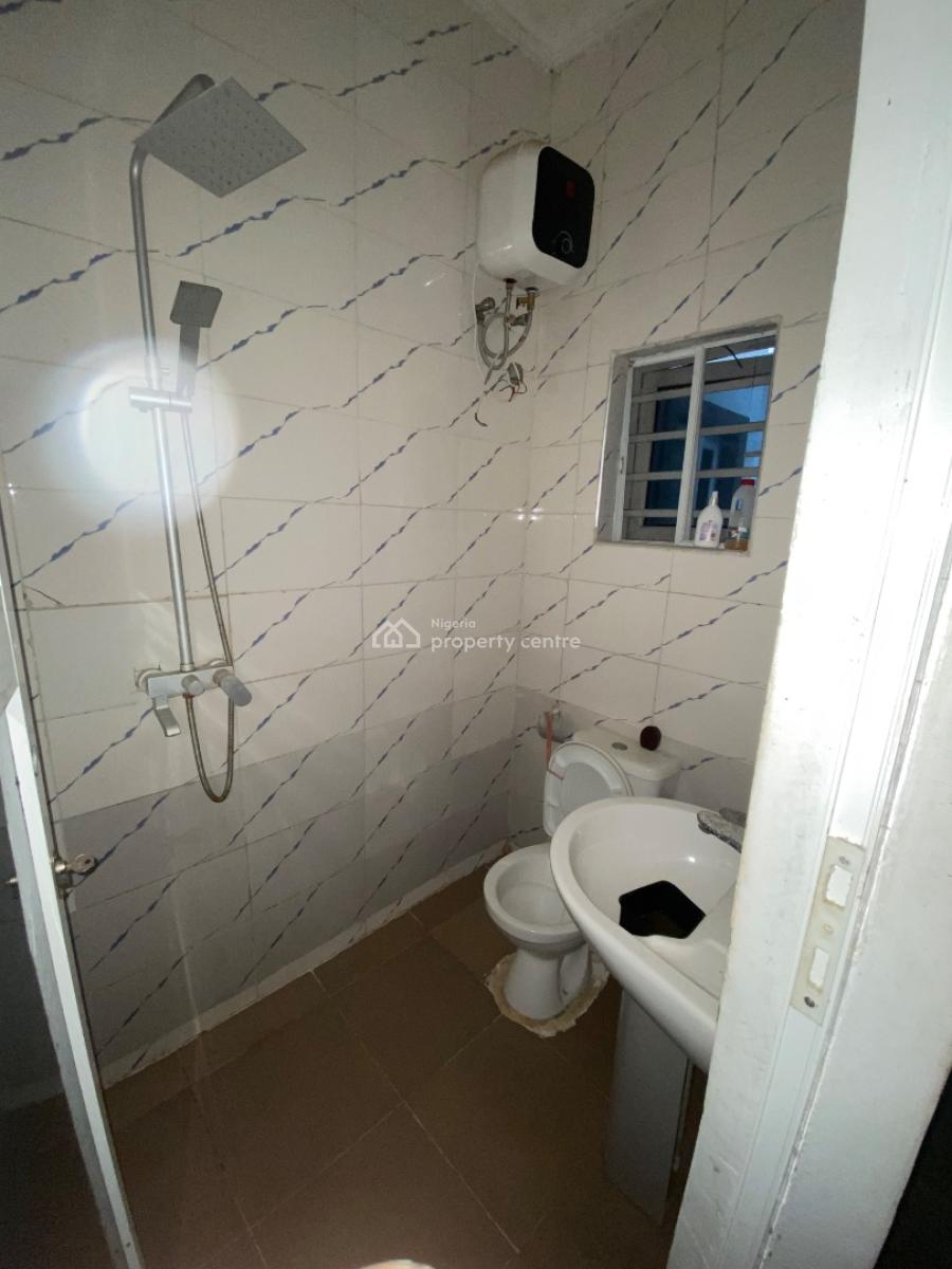 Well Maintained 2bedroom Flat, Ogunfayo, Awoyaya, Ibeju Lekki, Lagos, Flat / Apartment for Rent