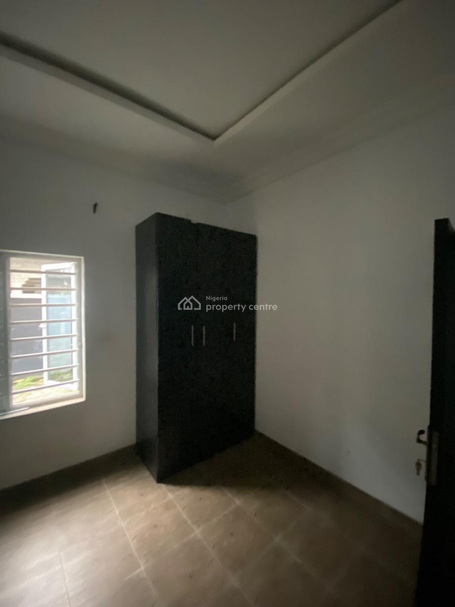Well Maintained 2bedroom Flat, Ogunfayo, Awoyaya, Ibeju Lekki, Lagos, Flat / Apartment for Rent