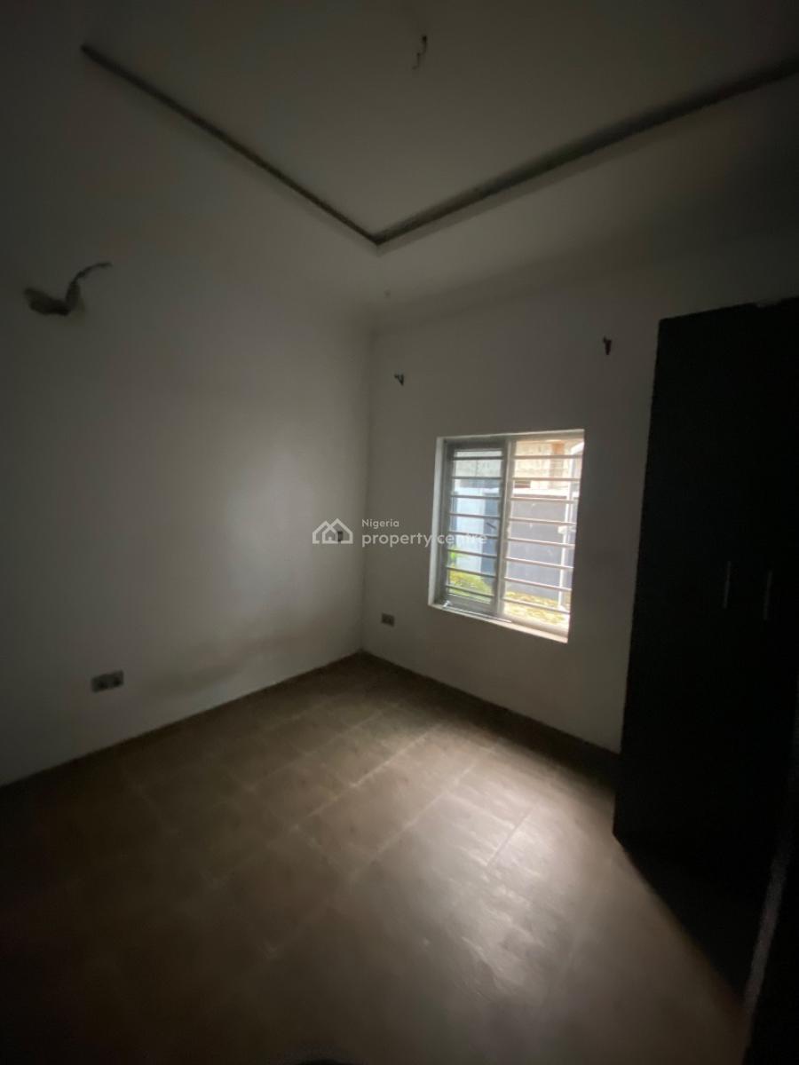 Well Maintained 2bedroom Flat, Ogunfayo, Awoyaya, Ibeju Lekki, Lagos, Flat / Apartment for Rent