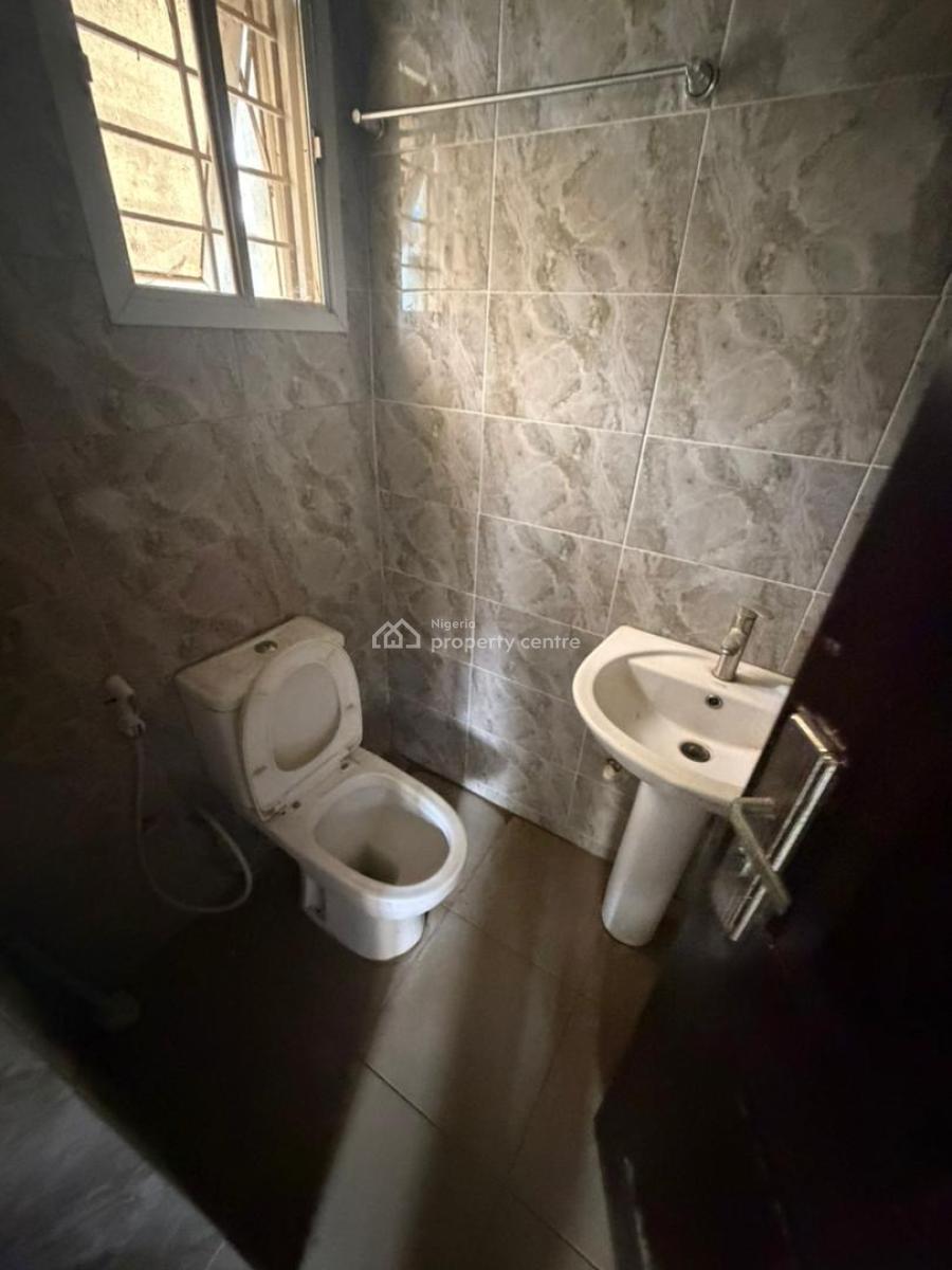 Well-presented 2-bedroom Apartment, Jahi, Abuja, Flat / Apartment for Rent