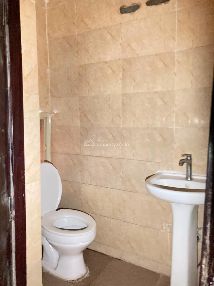Beautiful 3 Bedroom Flat All Room Ensuite with Visitors Toilet, Inside Well Secured Estate in Maryland Ikeja, Maryland, Lagos, Flat / Apartment for Rent