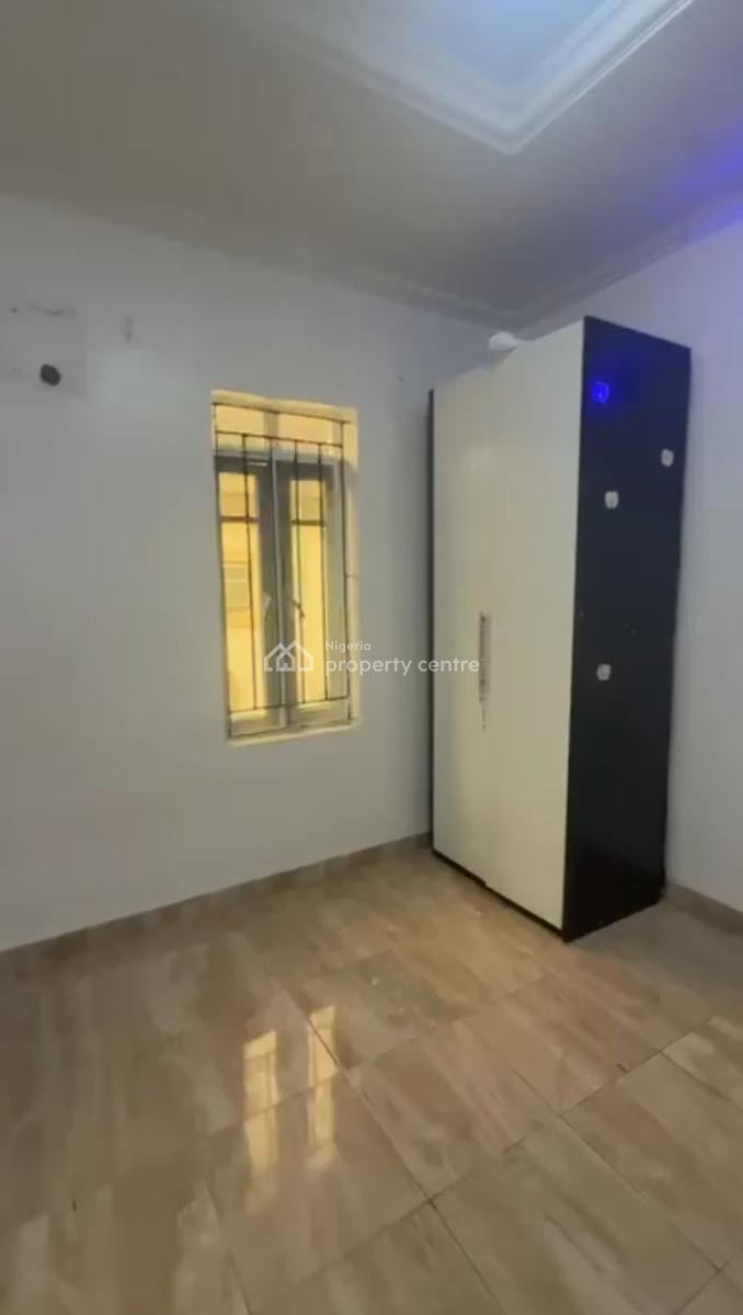 Upstairs Room in a Duplex to Share Kitchen, Inside Estate, Chevron, Lekki Expressway, Lekki, Lagos, Self Contain (single Rooms) for Rent