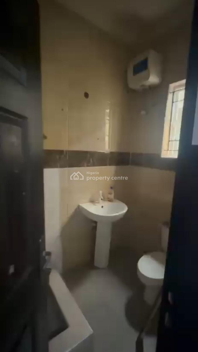 Upstairs Room in a Duplex to Share Kitchen, Inside Estate, Chevron, Lekki Expressway, Lekki, Lagos, Self Contain (single Rooms) for Rent