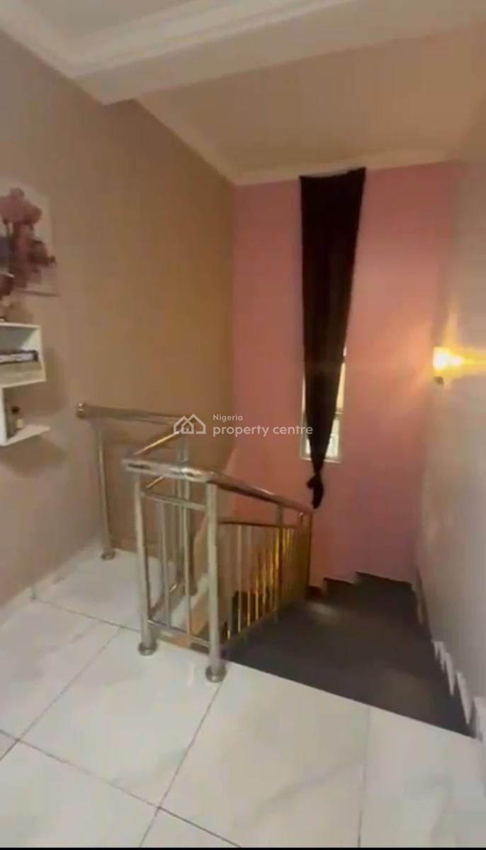 Upstairs Room in a Duplex to Share Kitchen, Inside Estate, Chevron, Lekki Expressway, Lekki, Lagos, Self Contain (single Rooms) for Rent