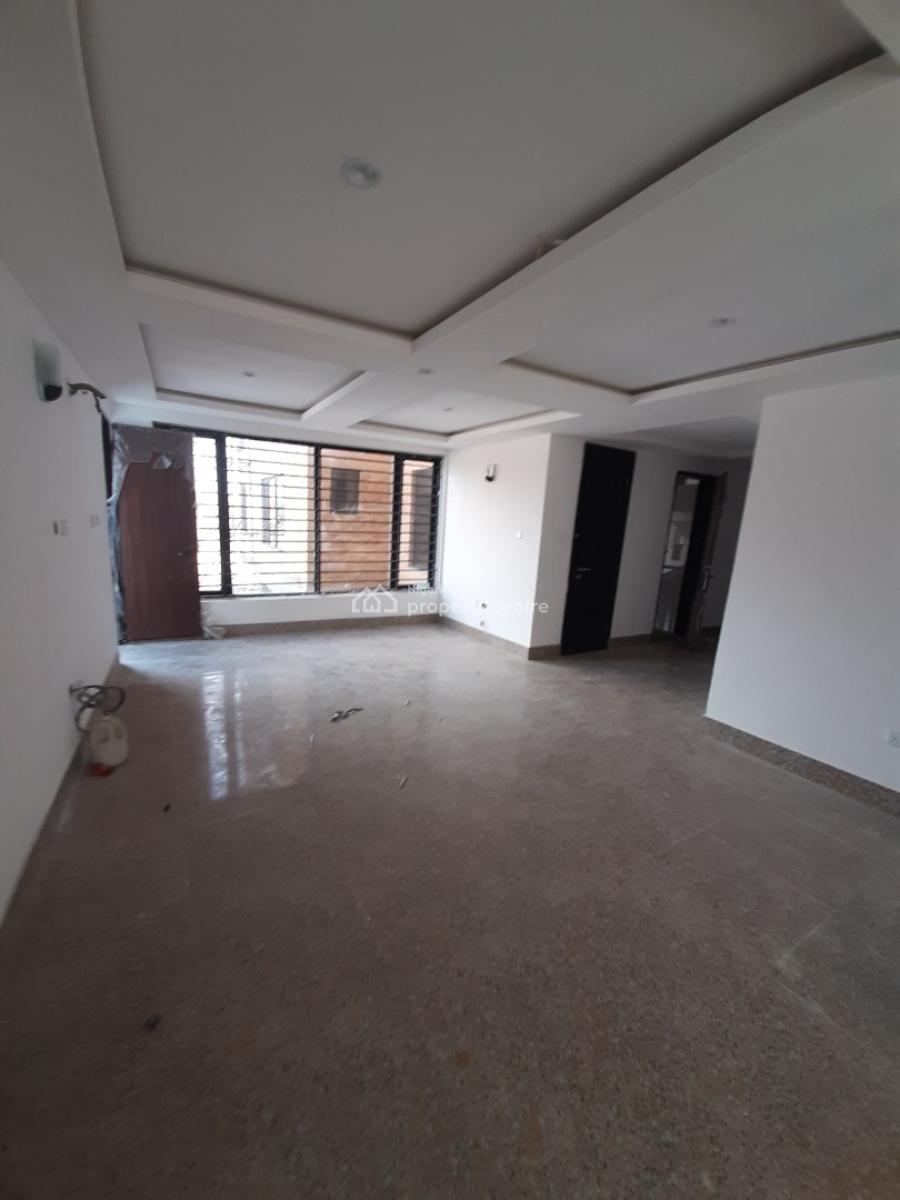 Serviced 3 Bedroom En-suite Flat with an Enclosed Fitted Kitchen, Cook, Lekki Phase 1, Lekki, Lagos, Flat / Apartment for Rent