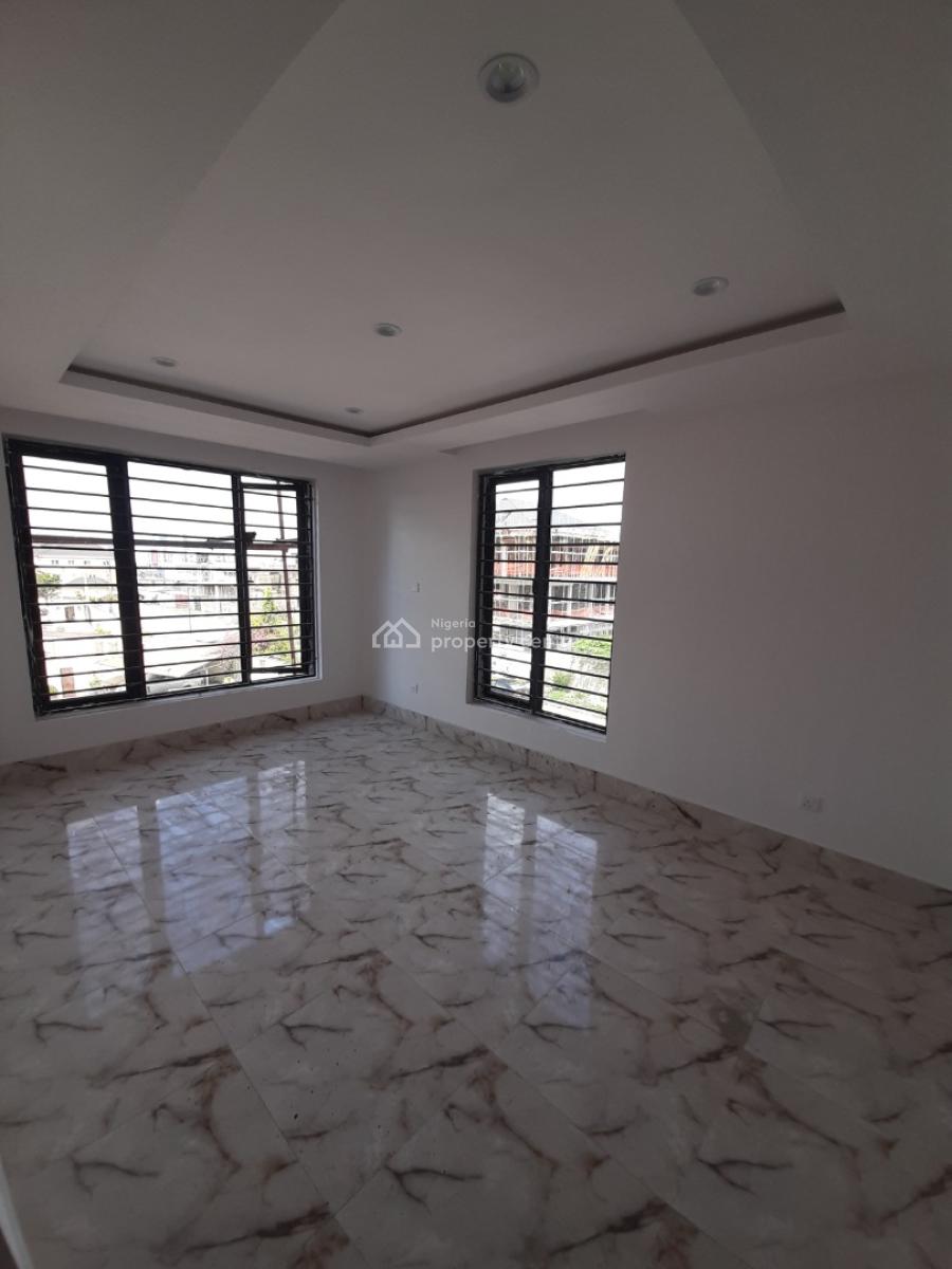 Serviced 3 Bedroom En-suite Flat with an Enclosed Fitted Kitchen, Cook, Lekki Phase 1, Lekki, Lagos, Flat / Apartment for Rent