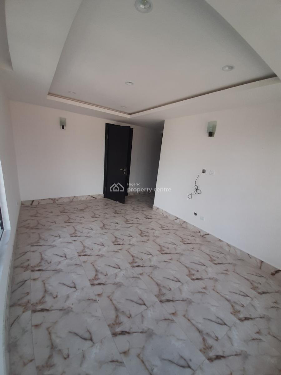 Serviced 3 Bedroom En-suite Flat with an Enclosed Fitted Kitchen, Cook, Lekki Phase 1, Lekki, Lagos, Flat / Apartment for Rent