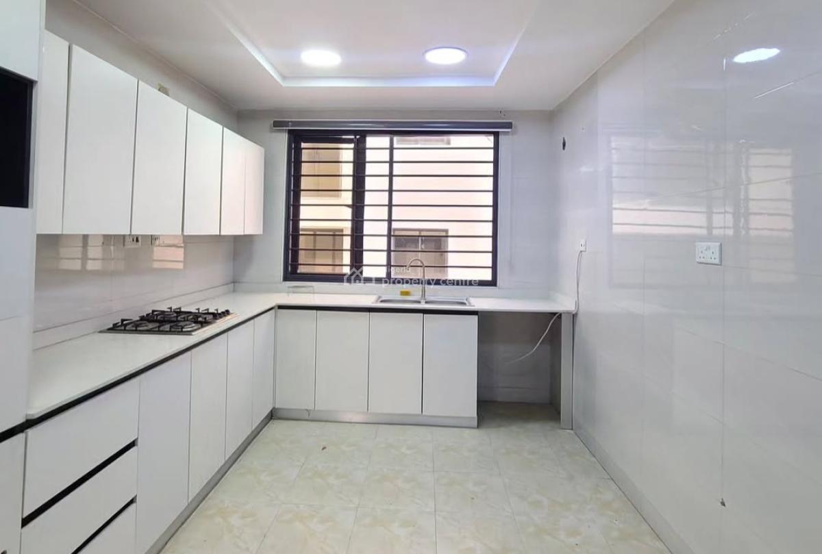 Serviced 3 Bedroom En-suite Flat with an Enclosed Fitted Kitchen, Cook, Lekki Phase 1, Lekki, Lagos, Flat / Apartment for Rent