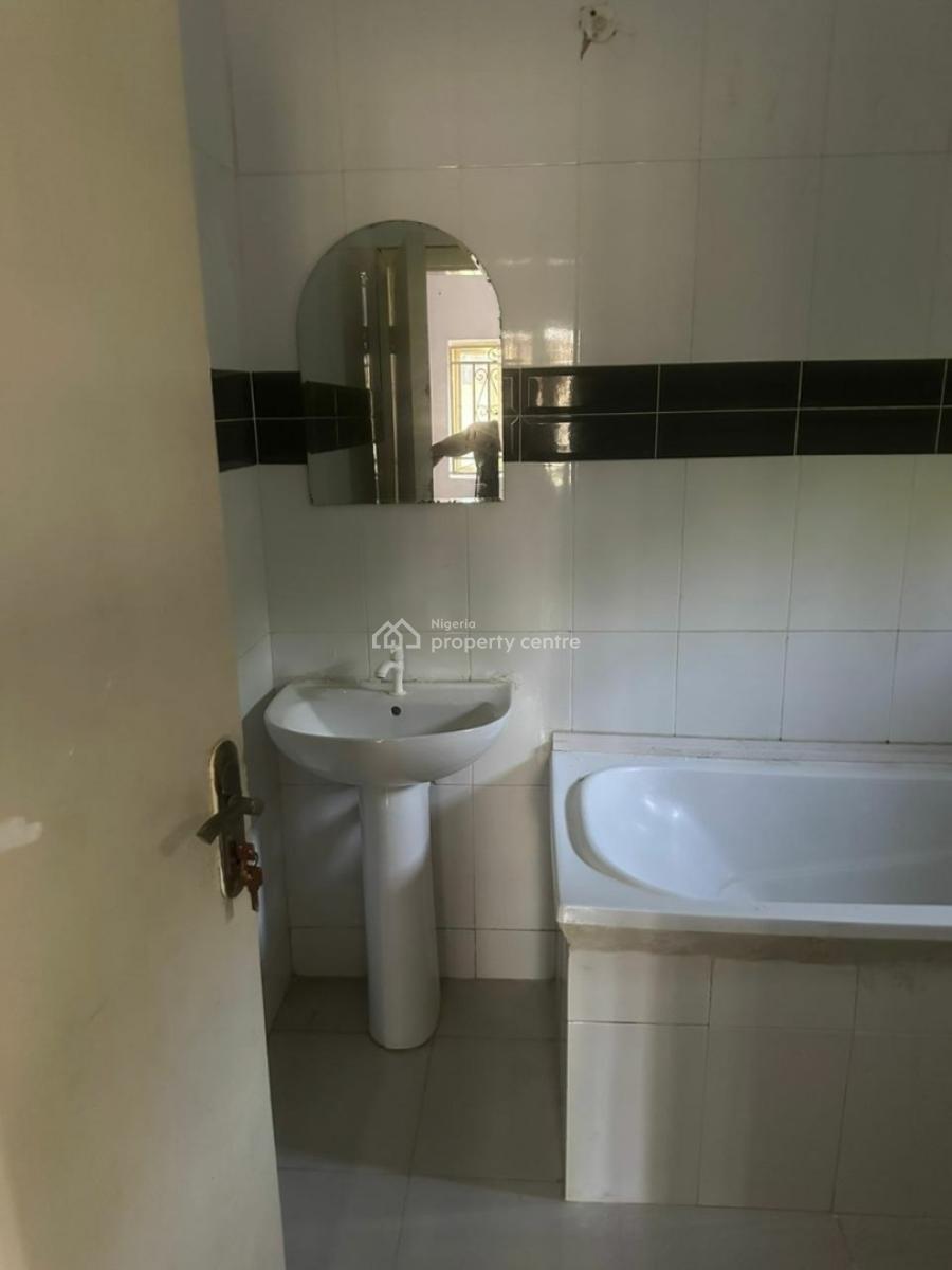 Spacious Room with Spacious Bathroom and Shared Kitchen, Off Admiralty, Lekki Phase 1, Lekki, Lagos, Self Contain (single Rooms) for Rent