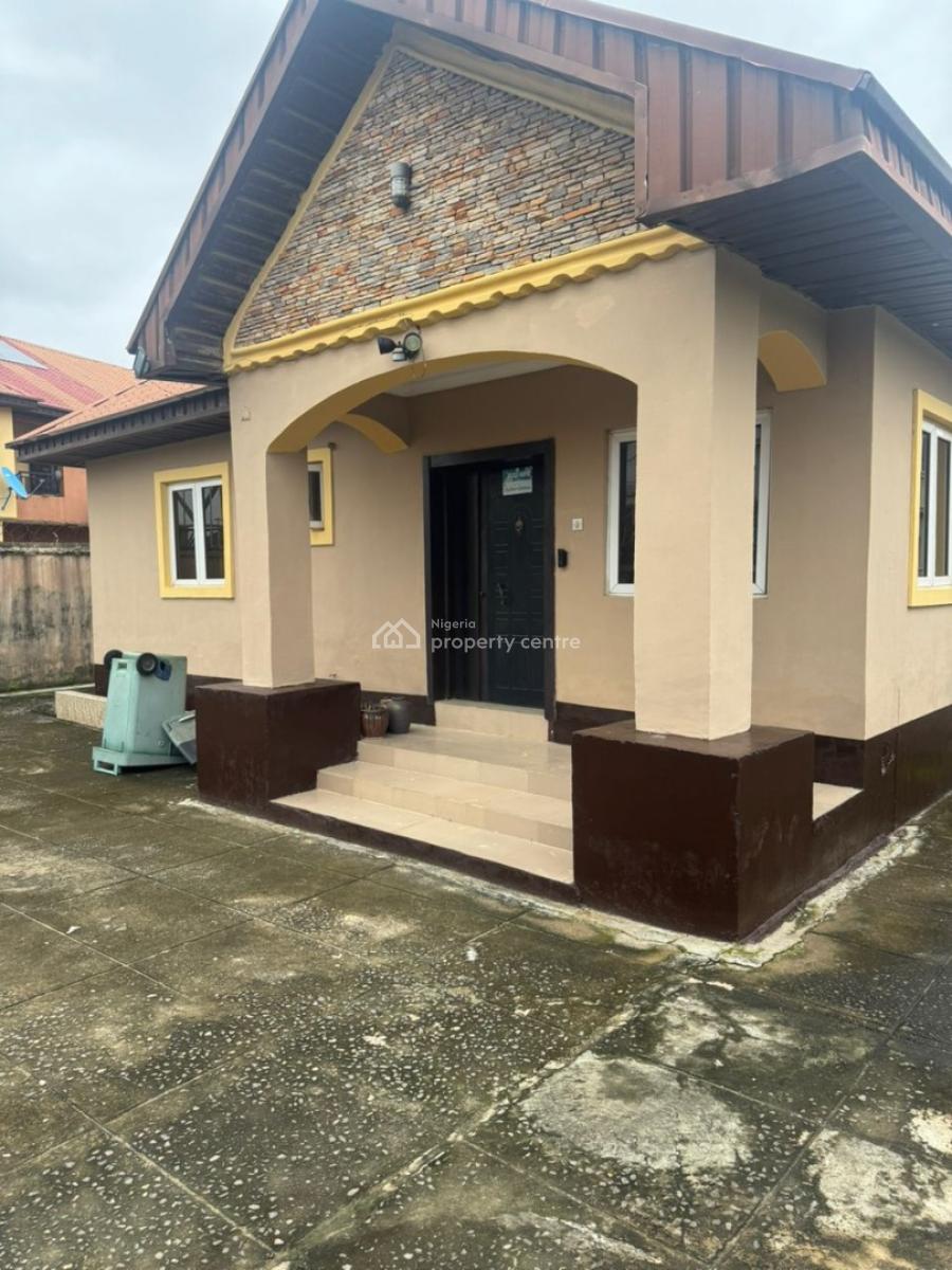 Newly Renovated & Well-finished 3-bedroom Flat in Ebute, Ikorodu, Fakoyabi Street Off Igbogbo Road, Ikorodu, Ebute, Ikorodu, Lagos, Flat / Apartment for Rent