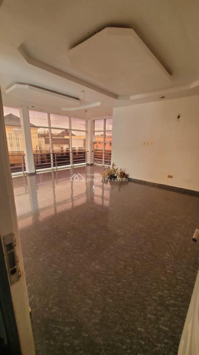 Lovely and Spacious 3bedroom Apartment in a Serene Location, Orchid Road, Lekki, Lagos, Lekki, Lagos, Flat / Apartment for Rent