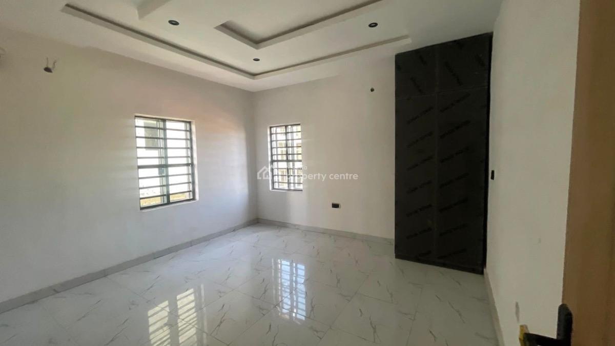 2 Bed Flat, Yaba Tech Gra, Yaba, Lagos, Flat / Apartment for Rent