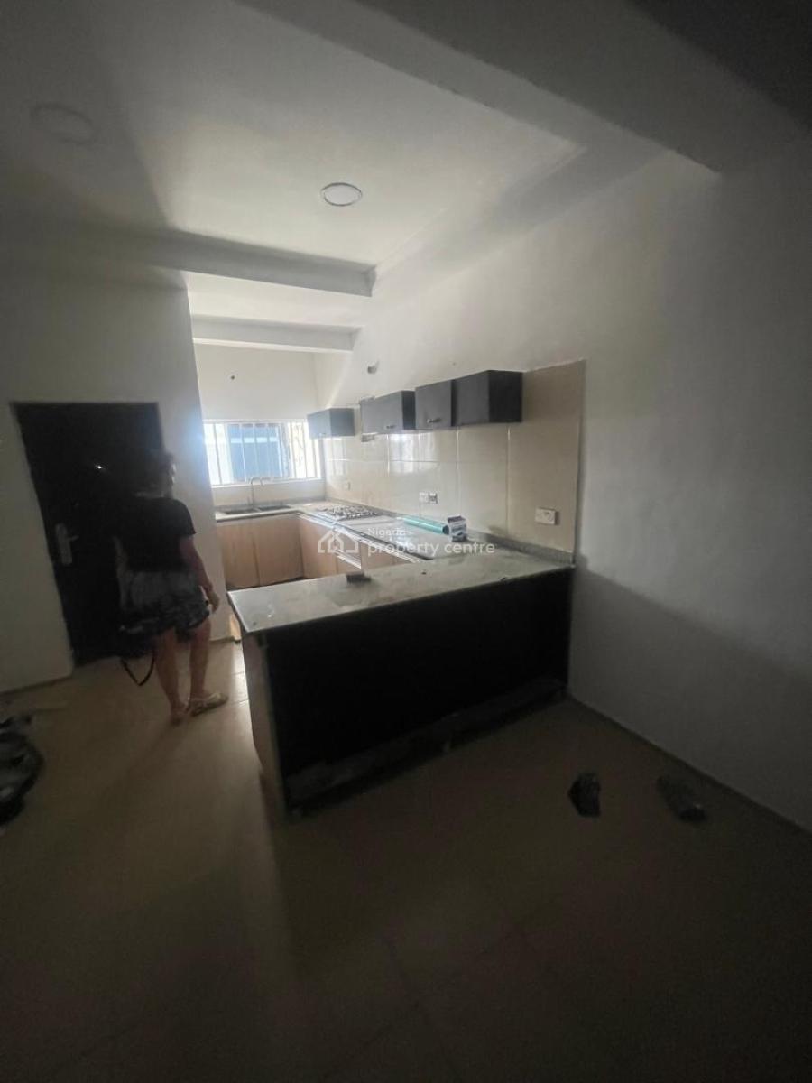a Lovely Semi Detached 4bedroom Flat with Bq and a Rooftop, Lekki Phase 1, Lekki Phase 1, Lekki, Lagos, Semi-detached Duplex for Rent