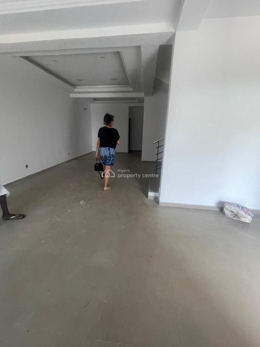 a Lovely Semi Detached 4bedroom Flat with Bq and a Rooftop, Lekki Phase 1, Lekki Phase 1, Lekki, Lagos, Semi-detached Duplex for Rent