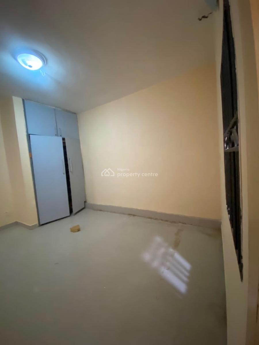 Well Maintained One Bedroom Apartment, Lekki Phase 1, Lekki Phase 1, Lekki, Lagos, Flat / Apartment for Rent