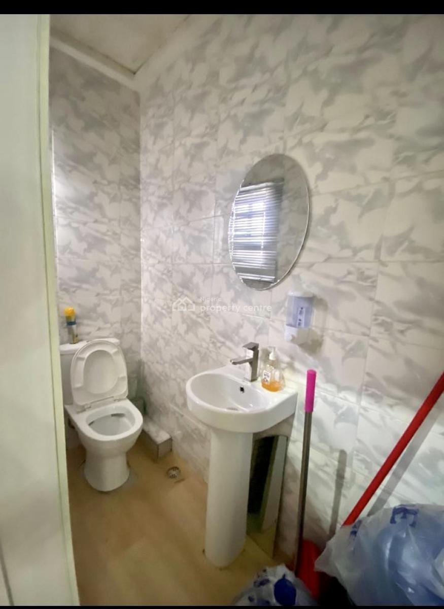 Good Deal! 3 Bedroom Apartment, Spar Road Ikate. ( Secure Estate. Good Road and Flood Free, Ikate, Lekki, Lagos, Flat / Apartment for Sale