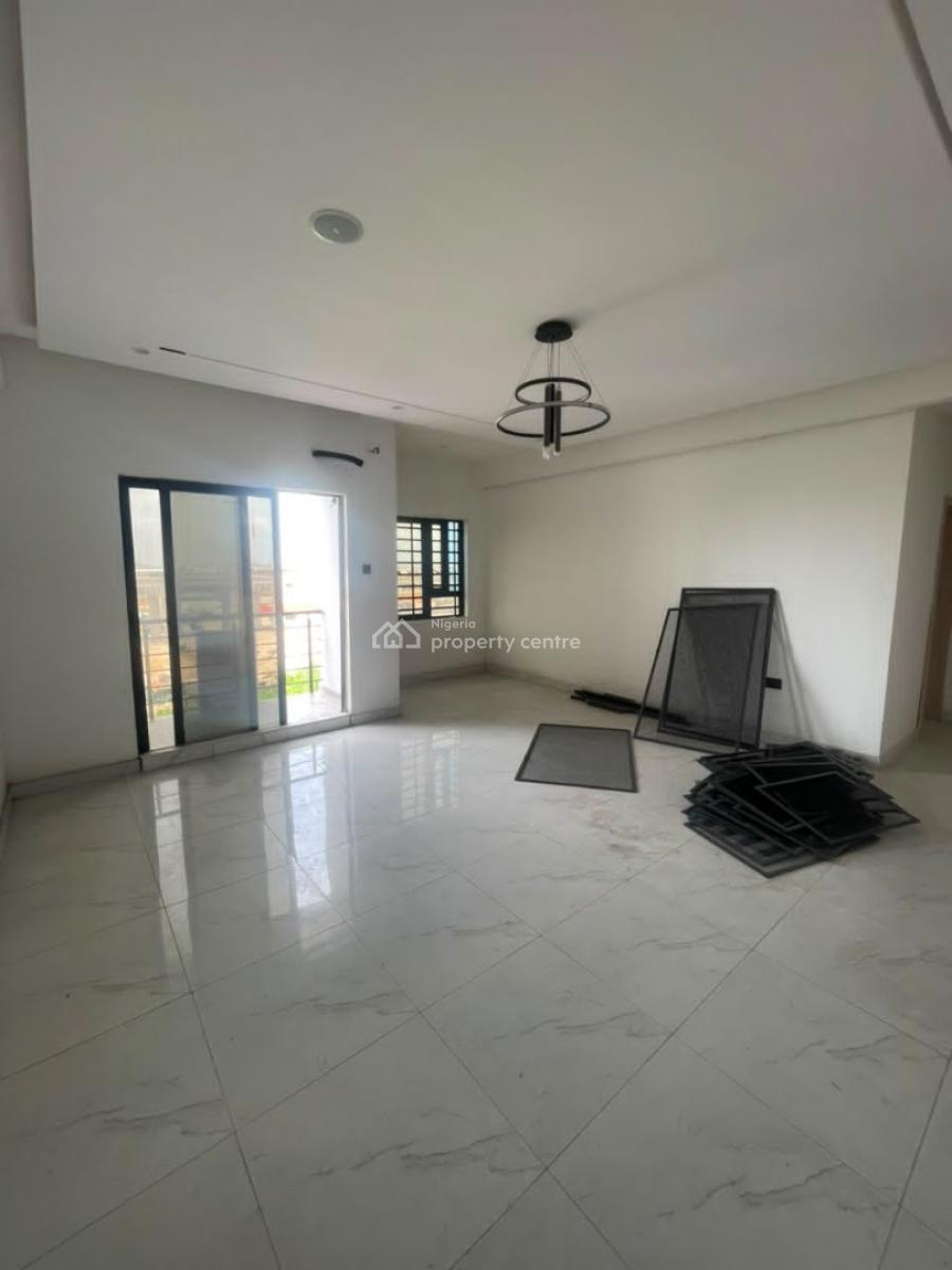 Sharp and Spacious  Fully Serviced 2bedroom Apartment Upstairs, Ologolo Lifestyle Lekki Lagos, Ologolo, Lekki, Lagos, Flat / Apartment for Rent