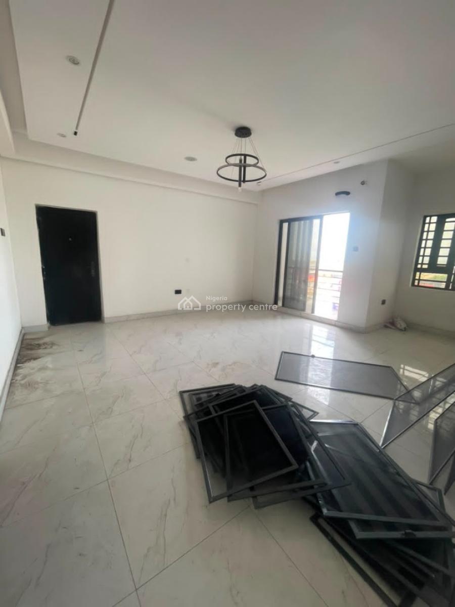 Sharp and Spacious  Fully Serviced 2bedroom Apartment Upstairs, Ologolo Lifestyle Lekki Lagos, Ologolo, Lekki, Lagos, Flat / Apartment for Rent