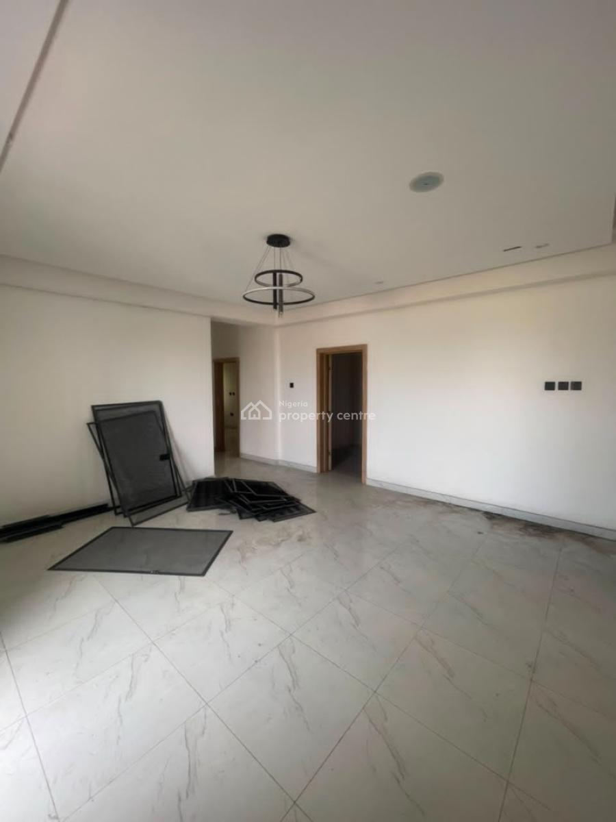 Sharp and Spacious  Fully Serviced 2bedroom Apartment Upstairs, Ologolo Lifestyle Lekki Lagos, Ologolo, Lekki, Lagos, Flat / Apartment for Rent