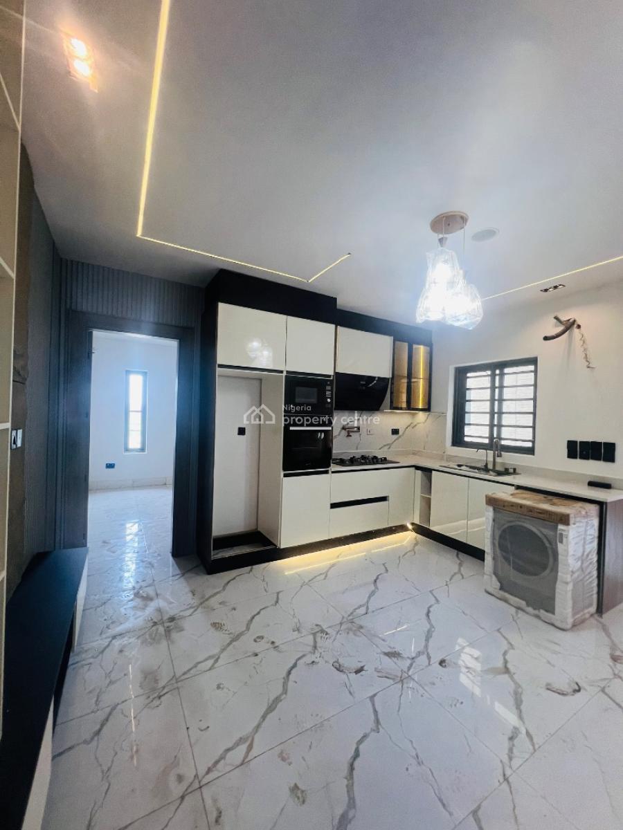 1 Bedroom Apartment with Elevator Access, Lekki Phase 1, Lekki Phase 1, Lekki, Lagos, Flat / Apartment for Sale