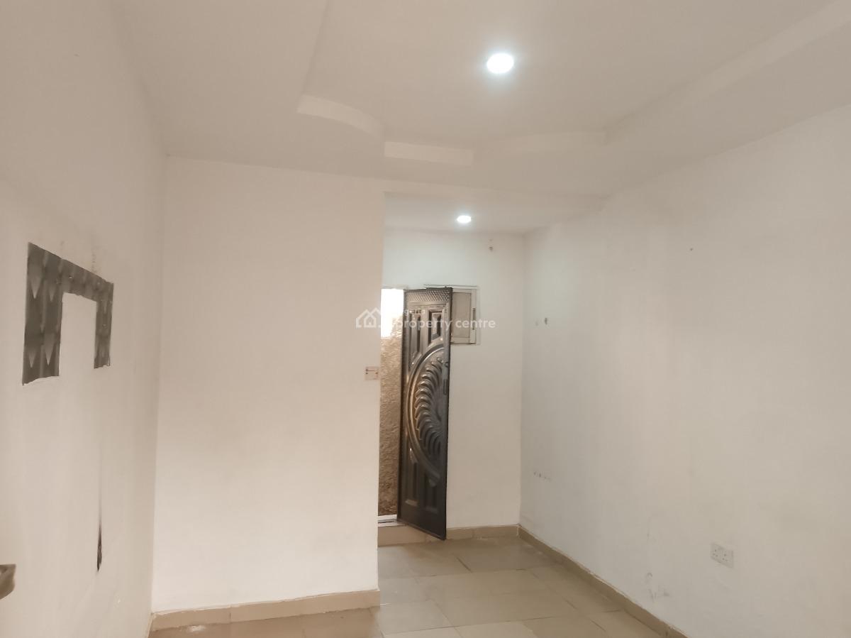 Smart Self Contain, By Donaye Quest Inn Galdinawa Community, Galadimawa, Abuja, Self Contain (single Rooms) for Rent