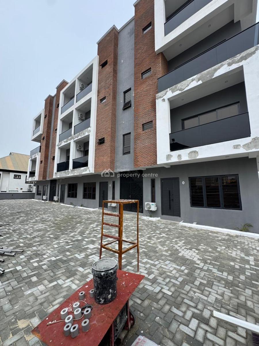 Aesthetically Pleasing, Investment Worthy 3 Bedroom Maisonette with Bq, Lekki Phase 1, Lekki, Lagos, Block of Flats for Sale