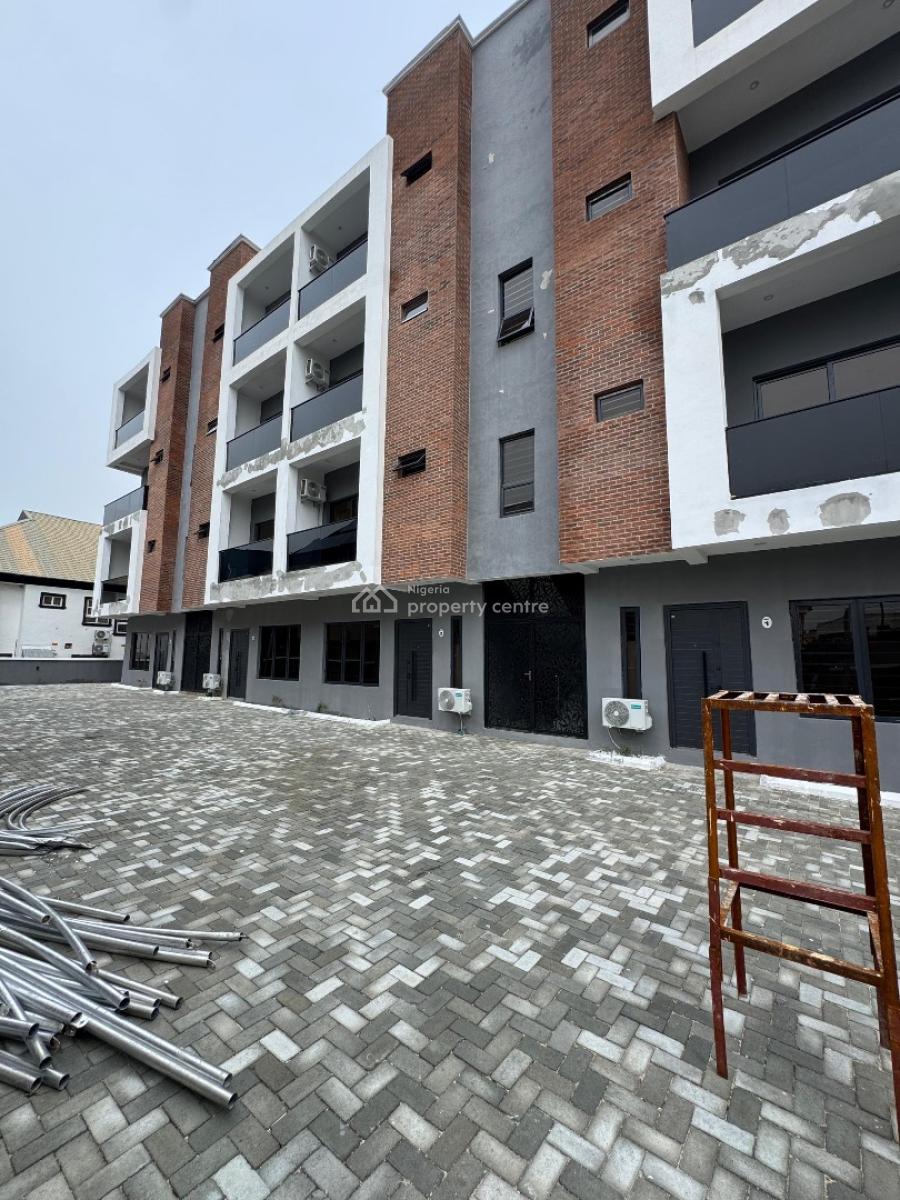 Aesthetically Pleasing, Investment Worthy 3 Bedroom Maisonette with Bq, Lekki Phase 1, Lekki, Lagos, Block of Flats for Sale