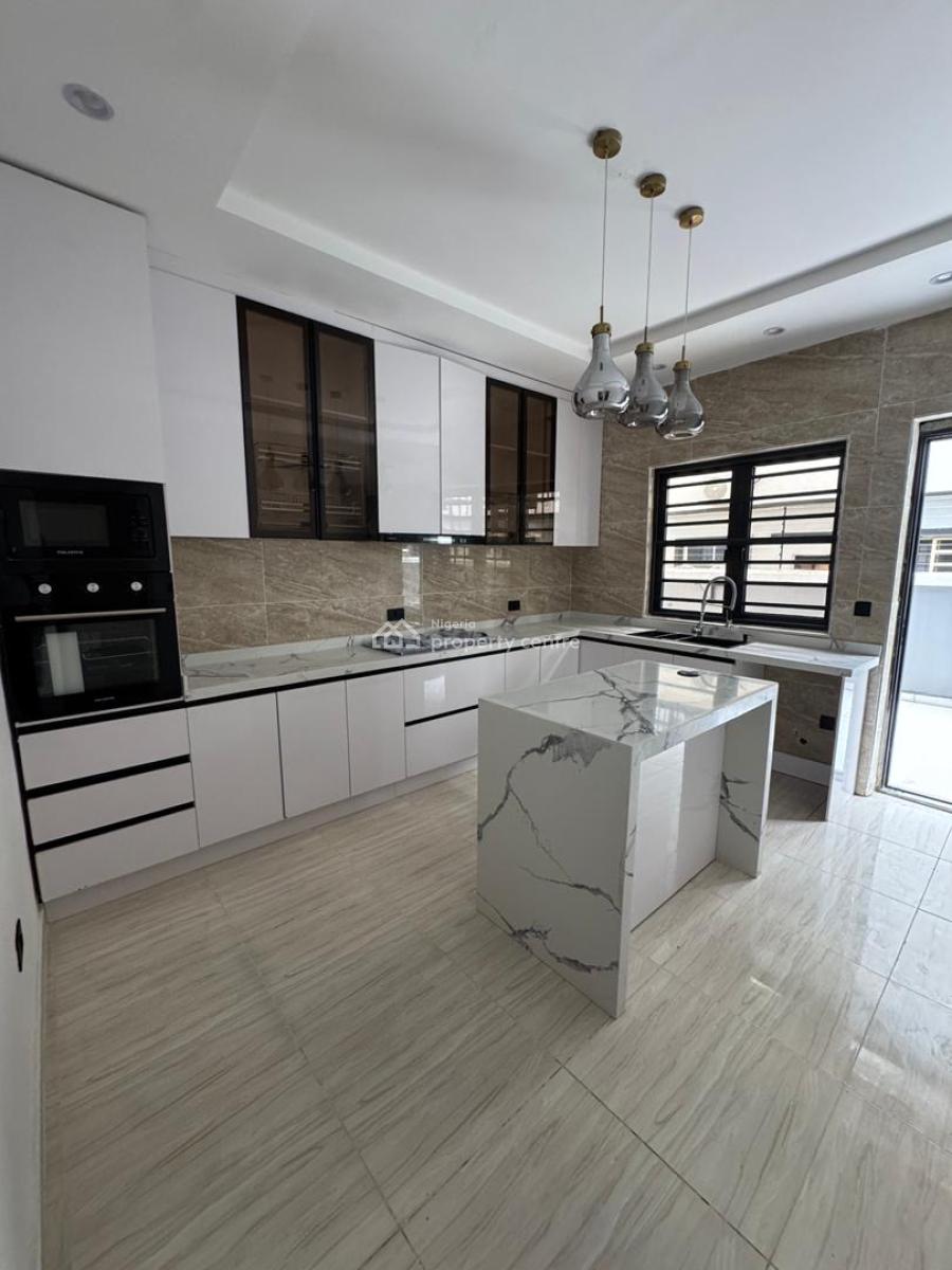 Aesthetically Pleasing, Investment Worthy 3 Bedroom Maisonette with Bq, Lekki Phase 1, Lekki, Lagos, Block of Flats for Sale